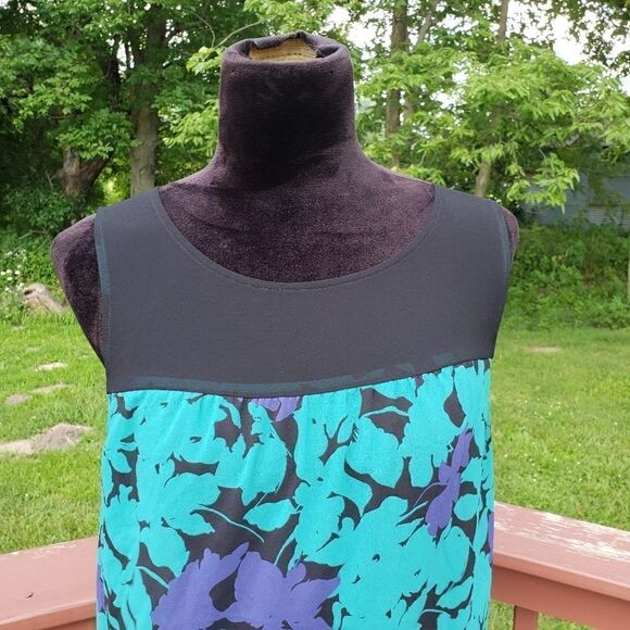 Ann Taylor Loft Ladies Sleeveless Sheer Top, Med - Picture 3 of 13